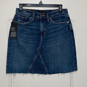 Denim mini skirt!